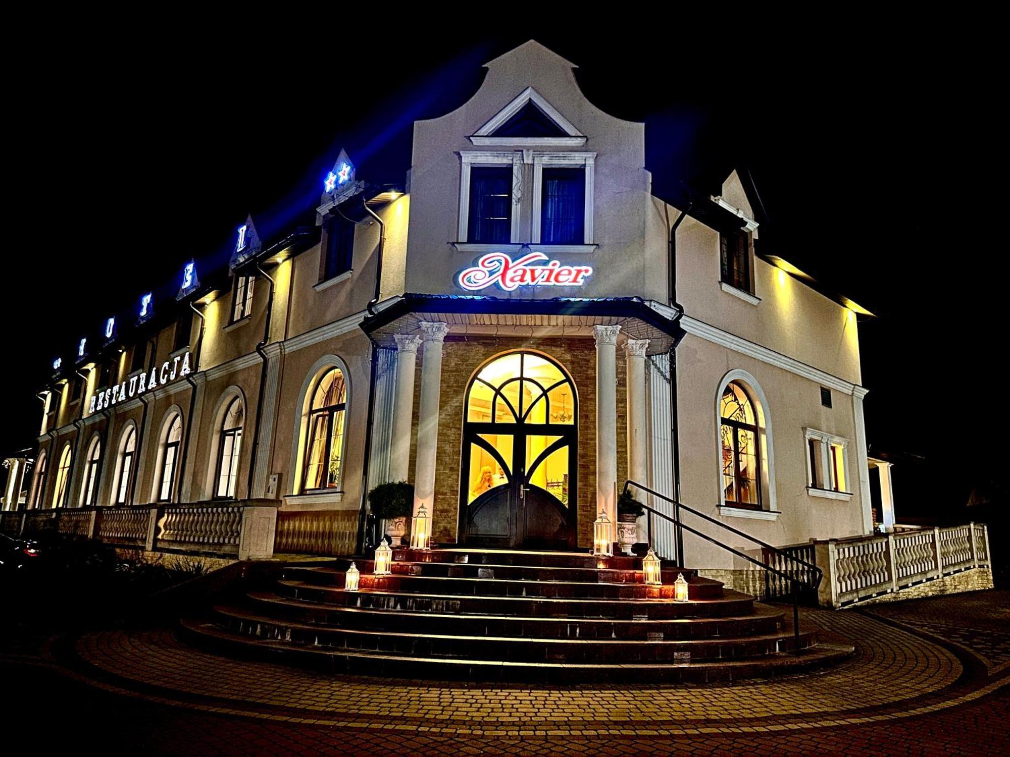 Hotel "Xavier" Lubycza Krolewska Exterior photo